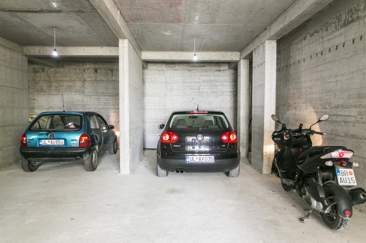 Zara Apartments Ulcinj Bagian luar foto